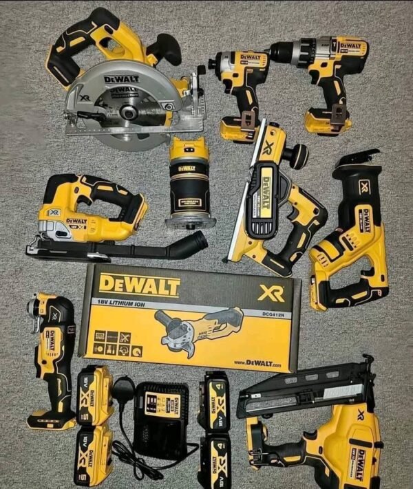 FB_IMG_1759914233333 Dewalt combo kit