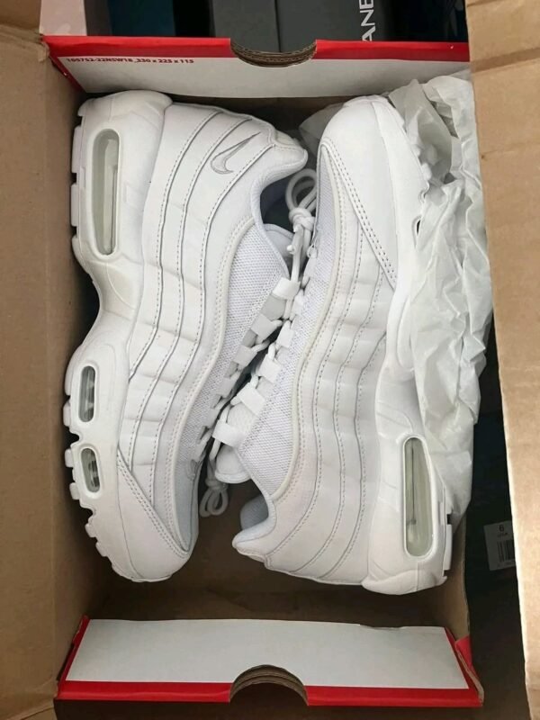 FB_IMG_1760087922169 Mixed Sneakers Pallet